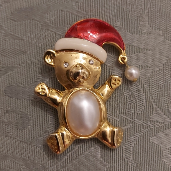 Marvelle Teddy Bear Christmas Pin - Picture 1 of 2